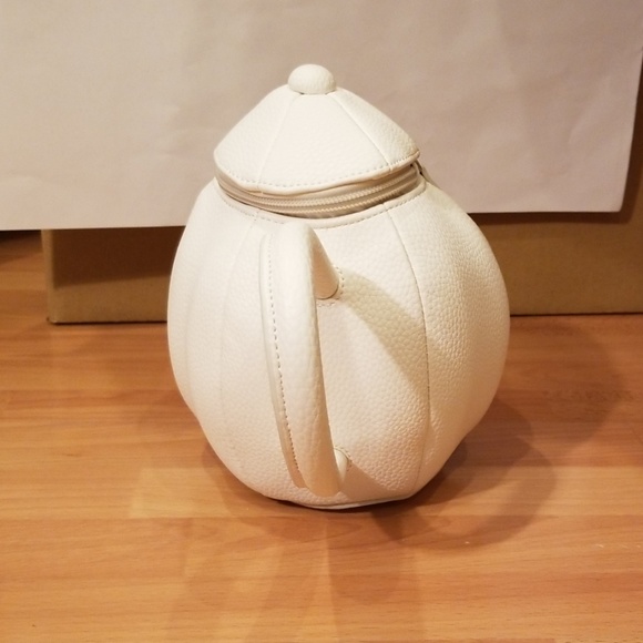 White Teapot Clutch - Picture 4 of 4